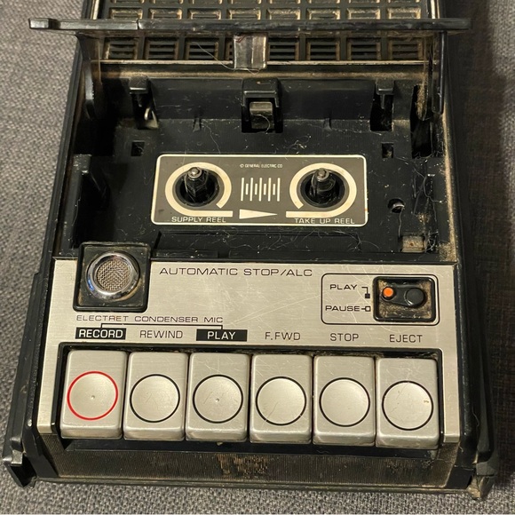 Vintage GE Cassette Tape Player Recorder Model 3-5105 NON WORKING No Power Cord - Picture 2 of 7